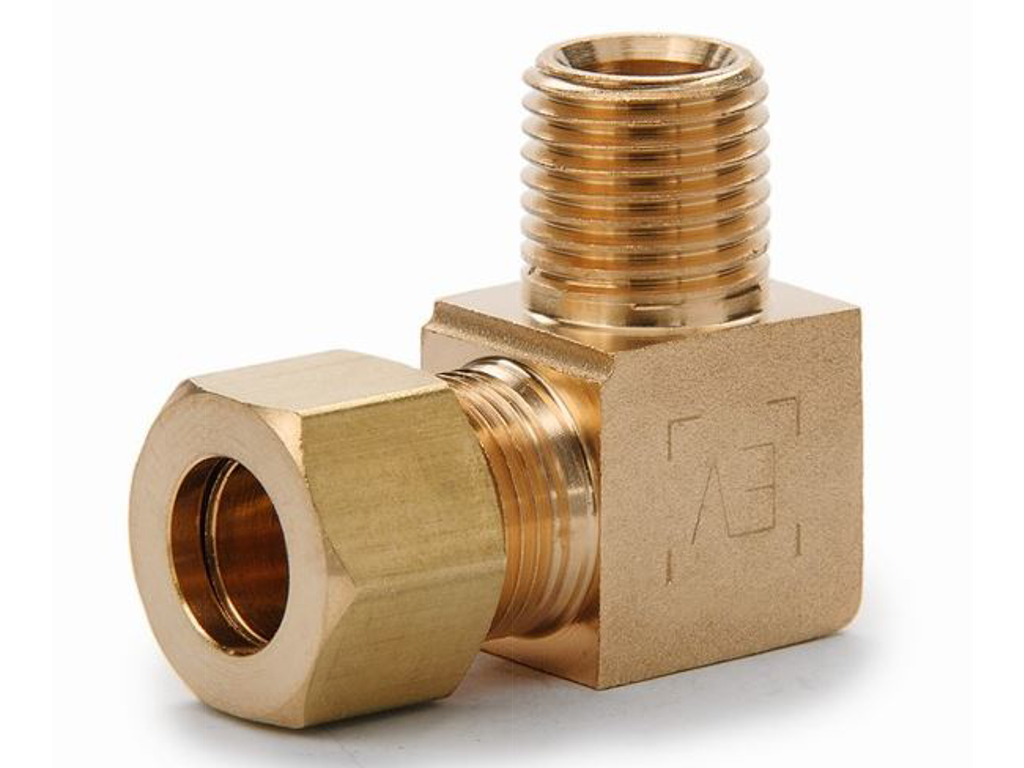 69 F 8 X 1/8 " Vinkelfitt